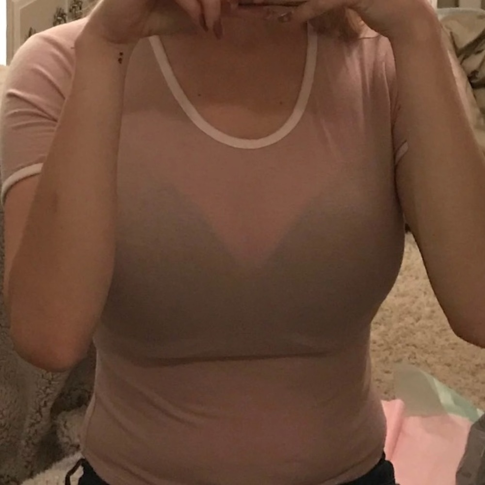 baby pink cropped tee shirt